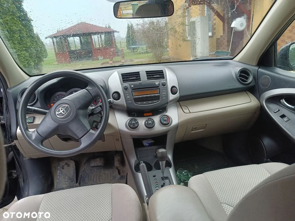 Toyota RAV4 - 7