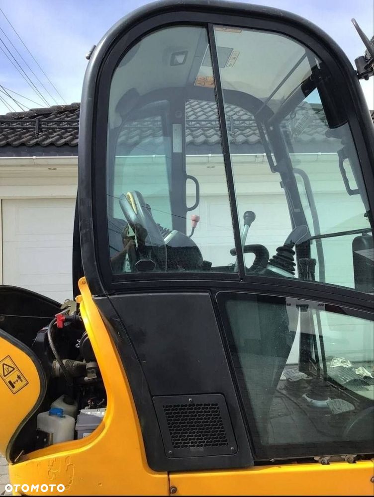 JCB 8018 - 2