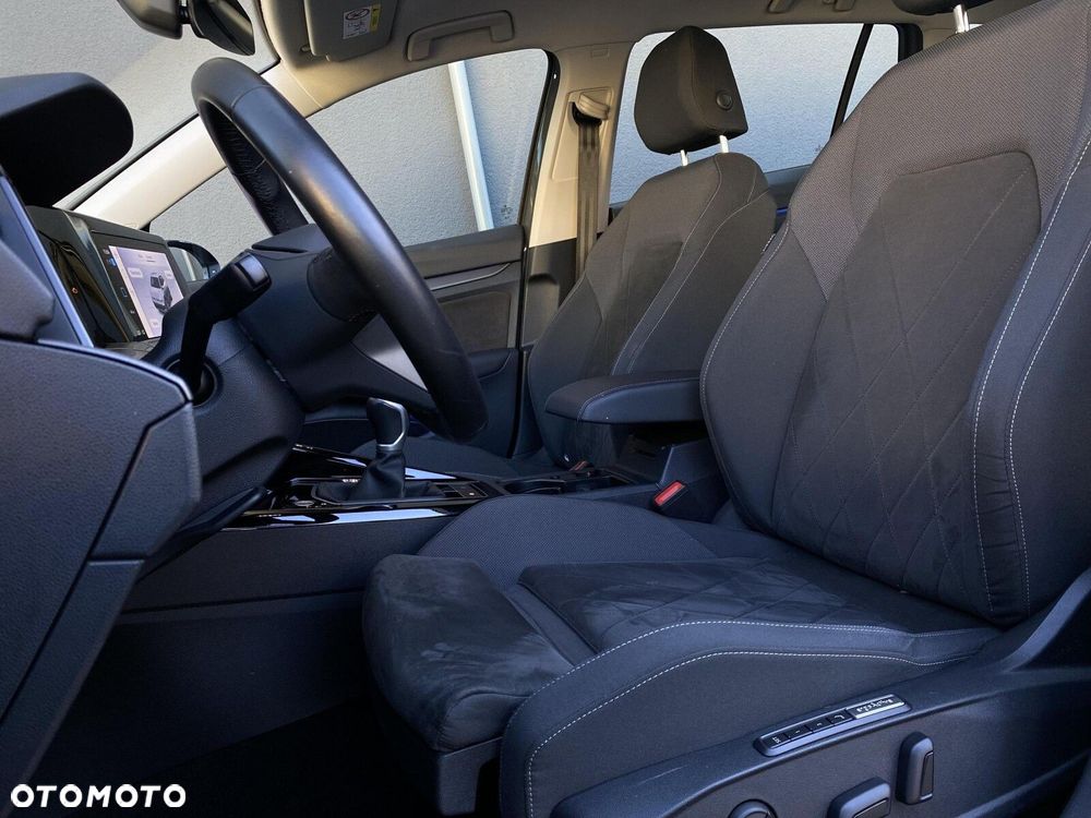 Volkswagen Golf - 10