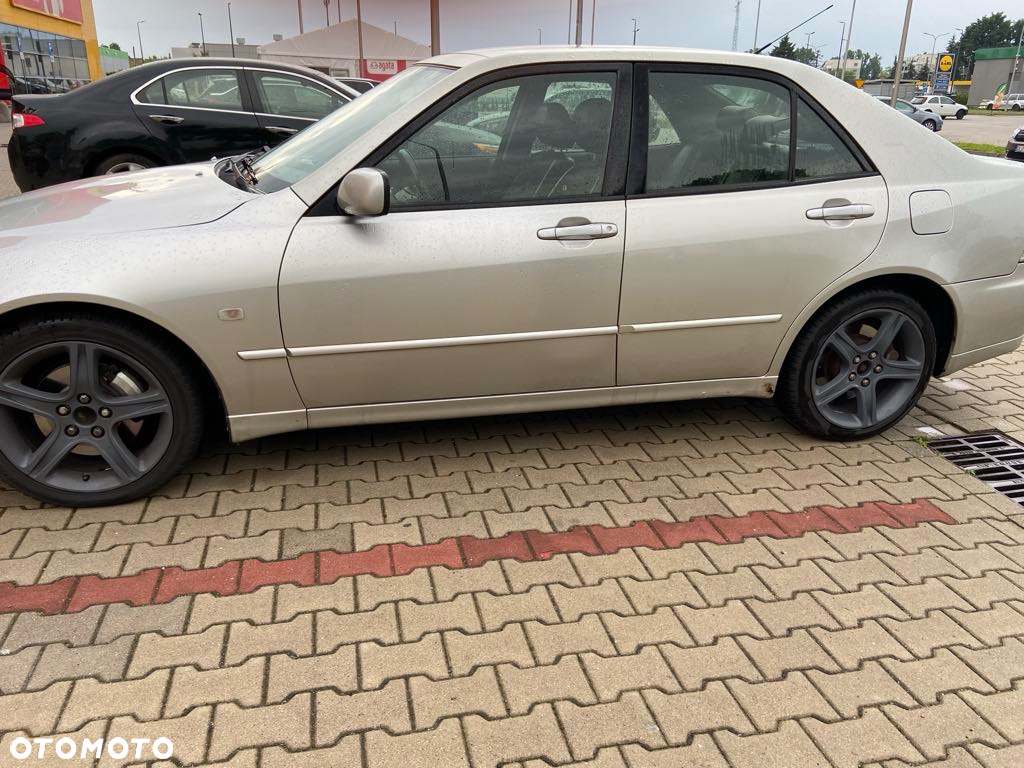 Lexus IS 200 SC Prestige - 8