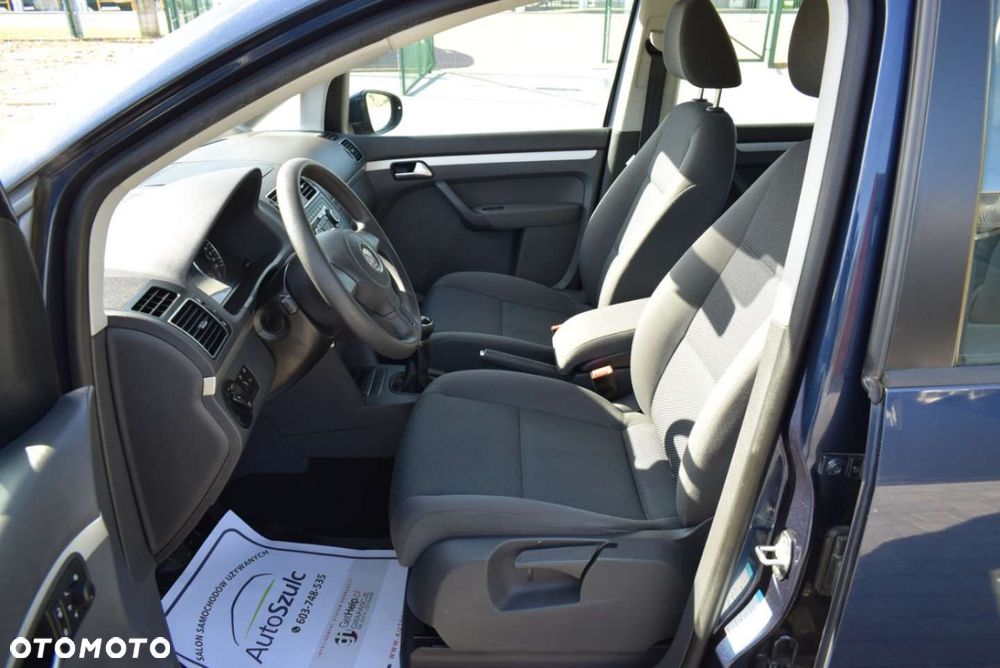 Volkswagen Touran - 17