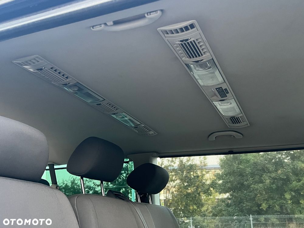 Volkswagen Caravelle - 15