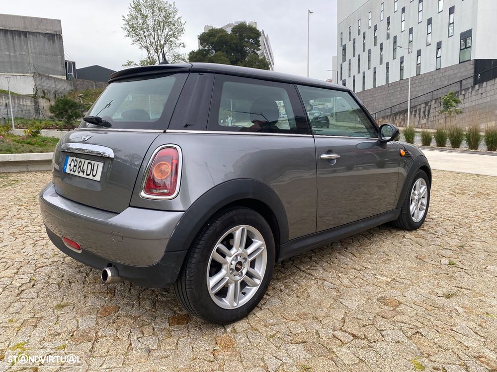 MINI 3 Portas One D - 7
