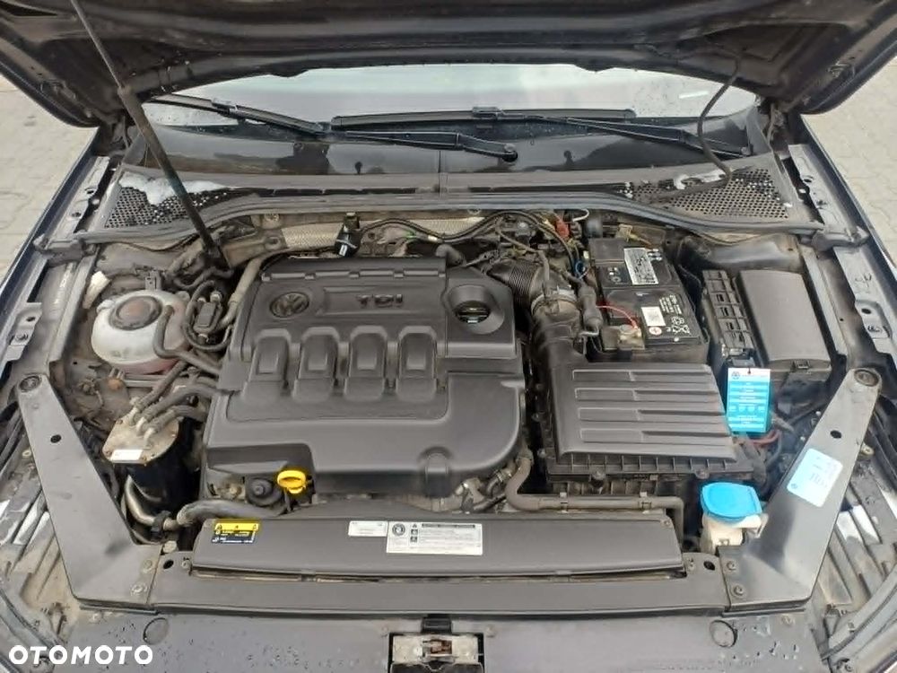 Volkswagen Passat - 12
