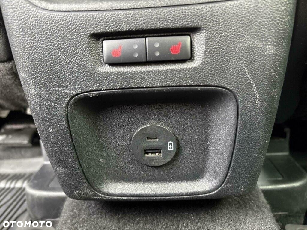 Ford Kuga - 10