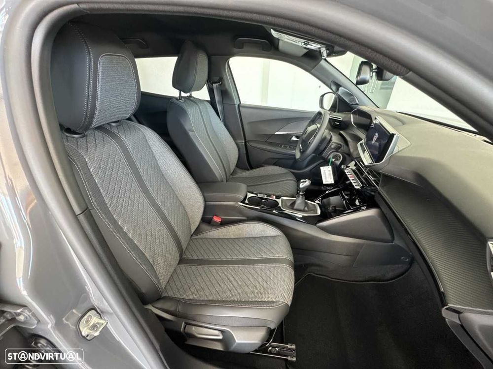 Peugeot 2008 1.2 PureTech Allure - 14
