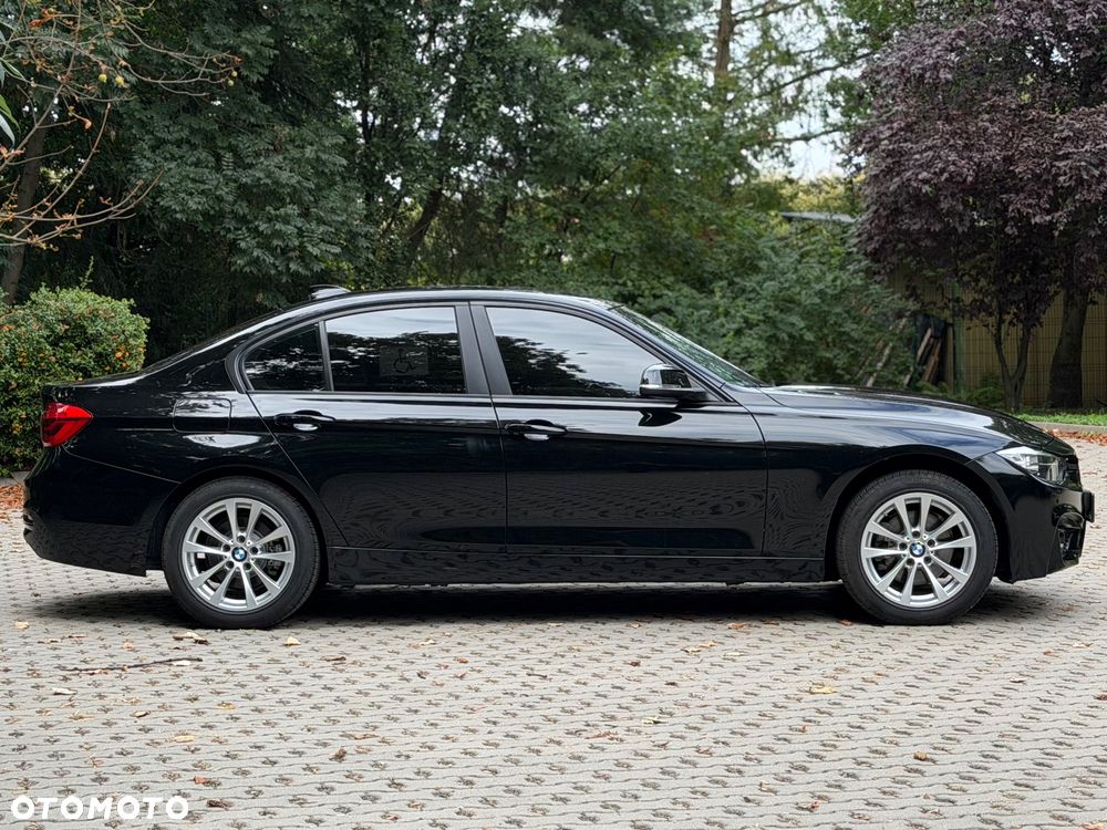 BMW Seria 3 320i - 9