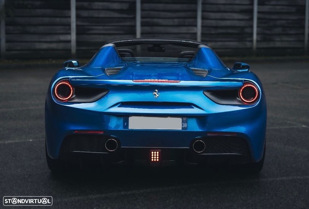 Ferrari 488 Spider - 9