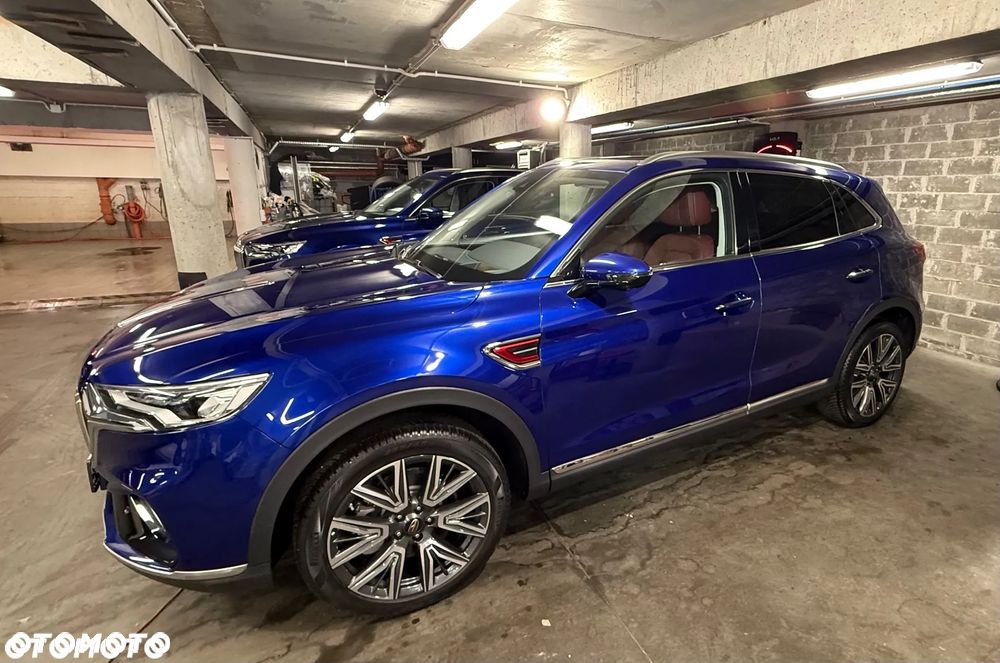 Hongqi HS5 - 1