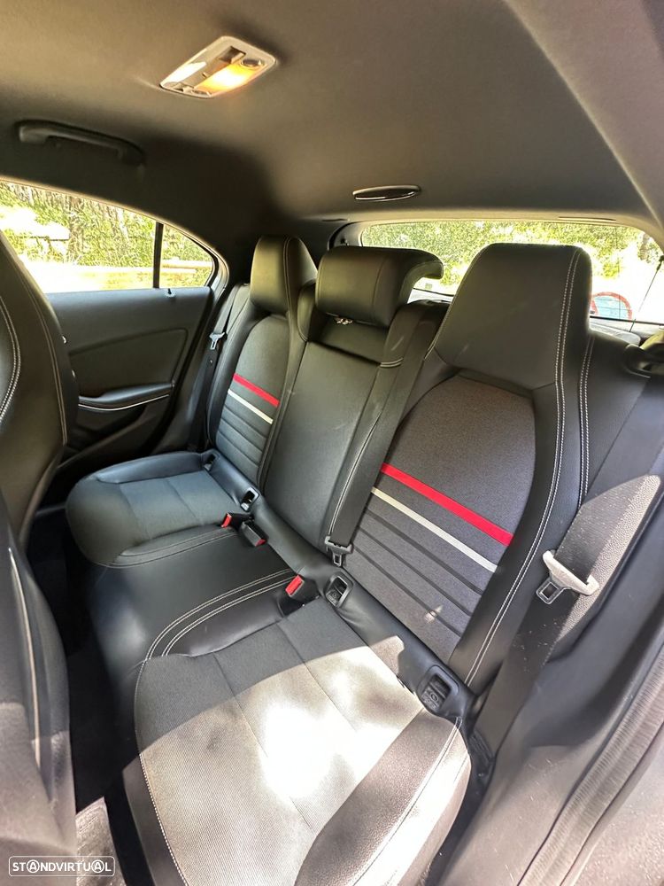 Mercedes-Benz A 180 d AMG Line - 16