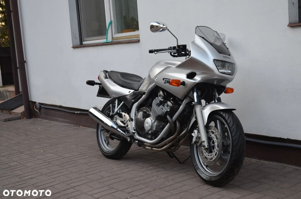 Yamaha XJ - 6