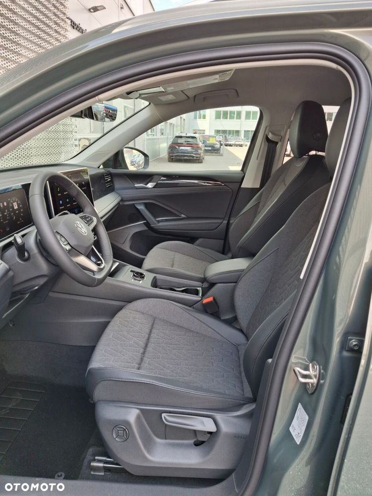 Volkswagen Tiguan - 13