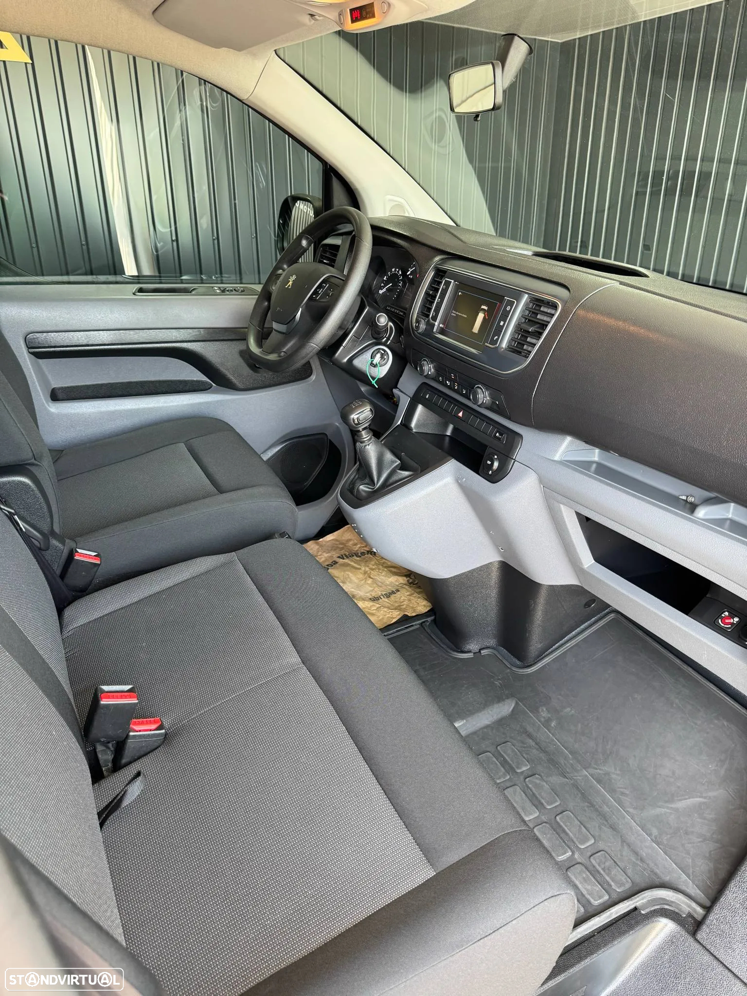 Peugeot Expert 1.5 BlueHDi L2H1 Semi-Vidrado - 11