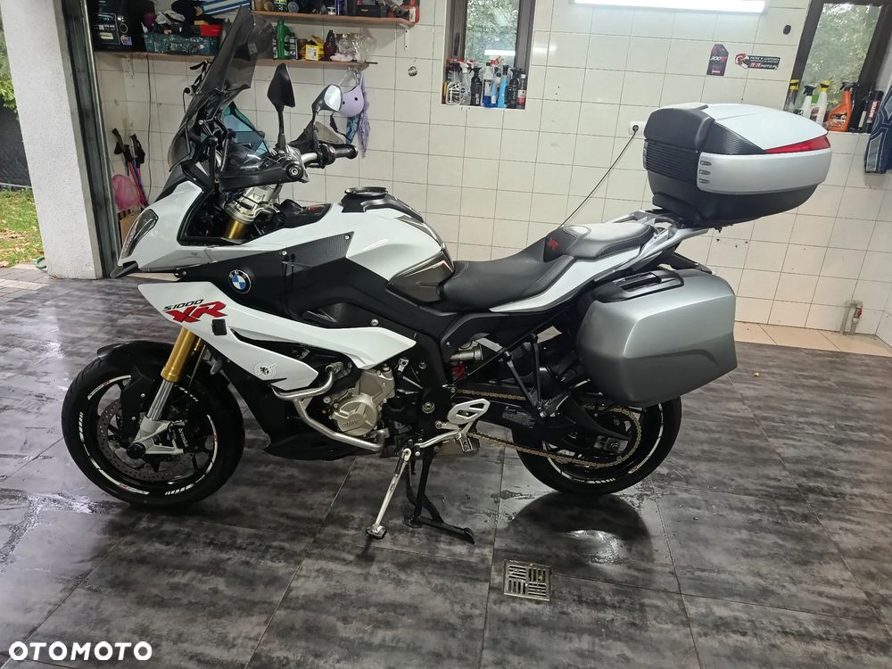 BMW XR - 16