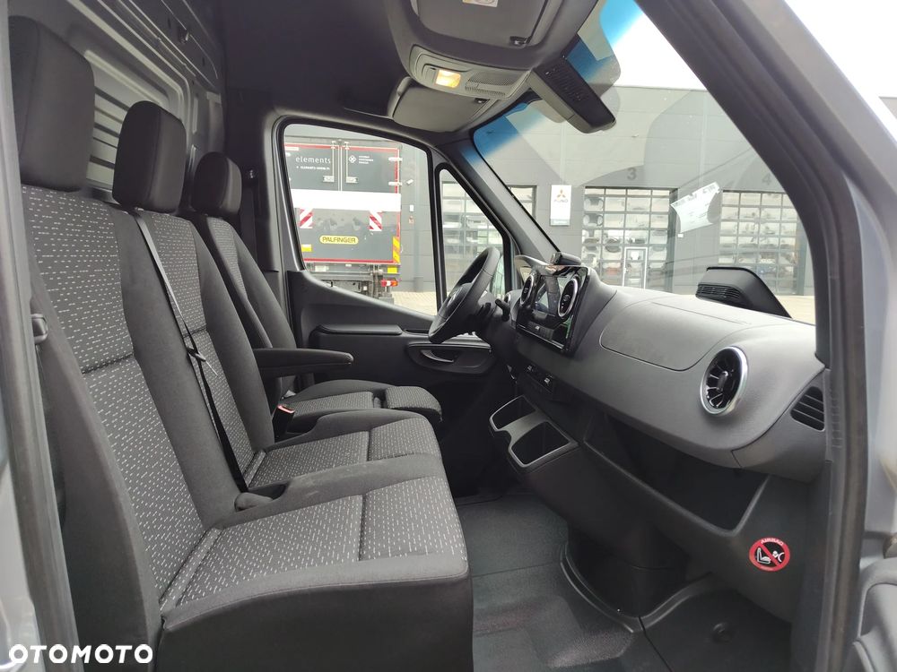 Mercedes-Benz Sprinter - 15