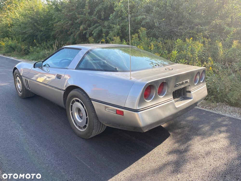 Chevrolet Corvette - 6