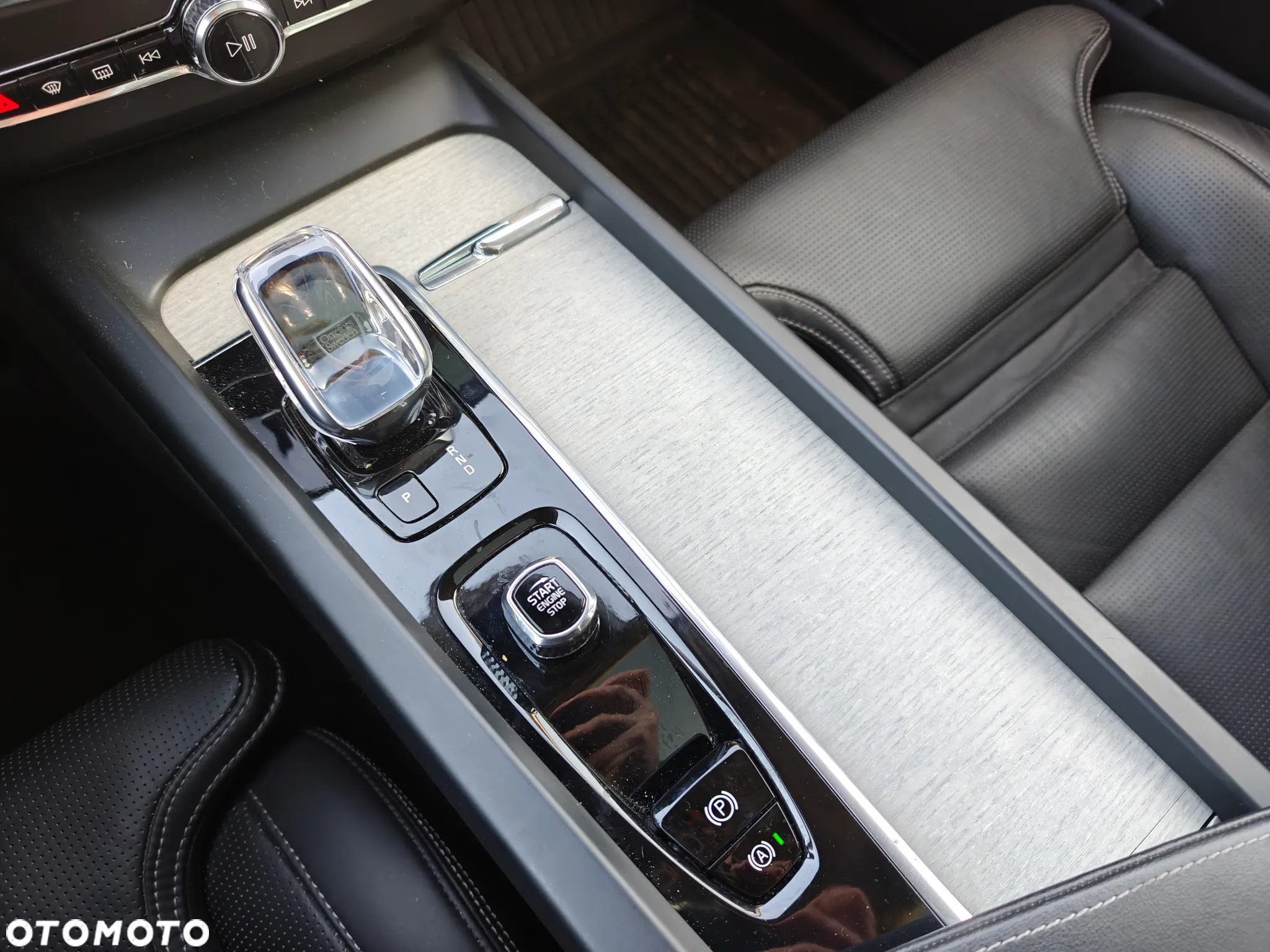 Volvo XC 60 T8 Plug-In Hybrid AWD Inscription - 18