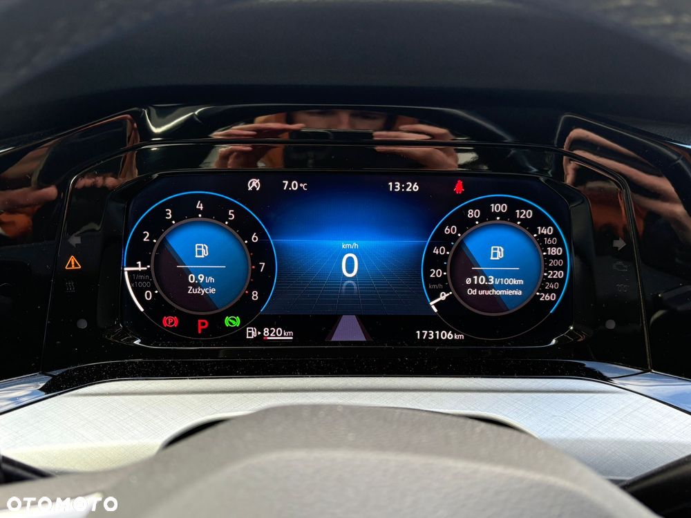 Volkswagen Golf - 10