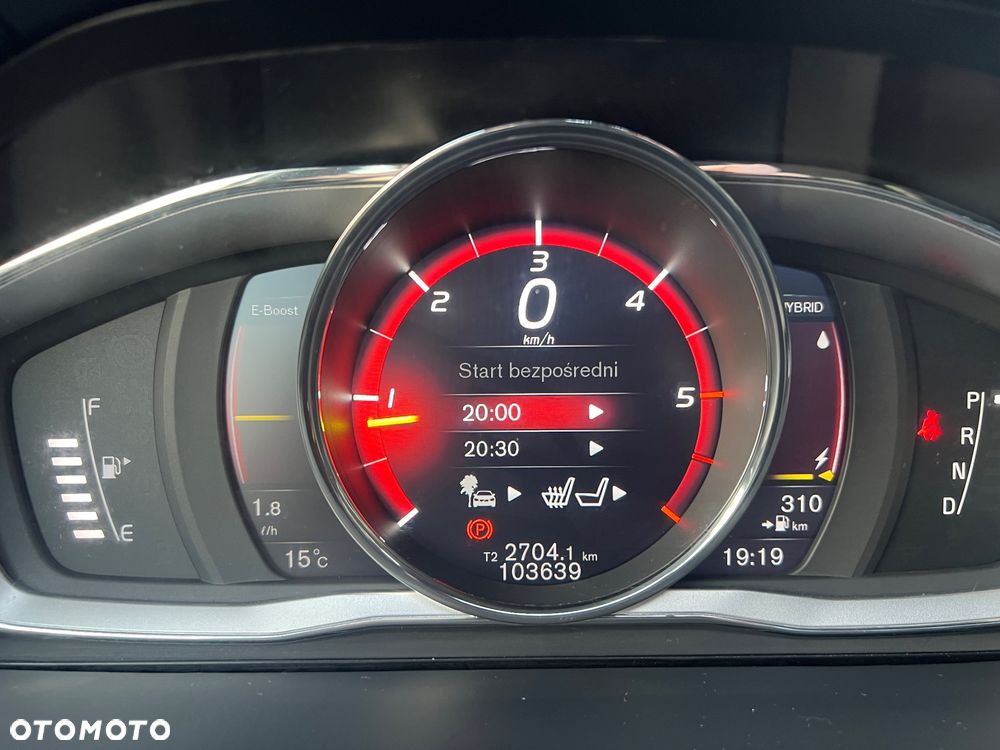 Volvo V60 D6 AWD Plug-in Hybrid Summum - 28