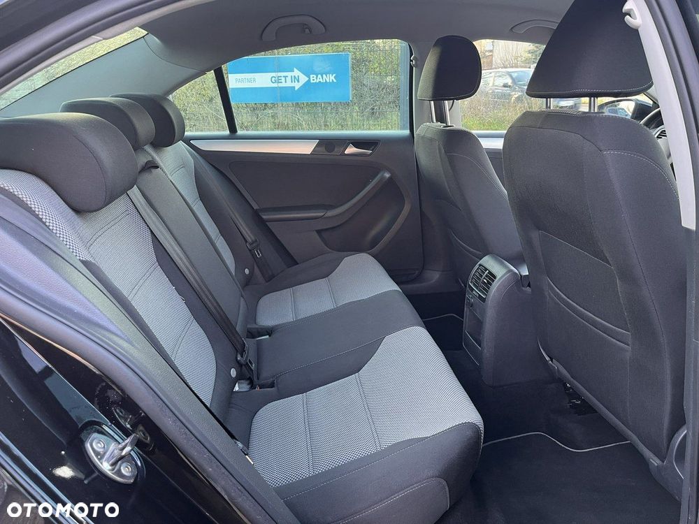 Volkswagen Jetta - 23