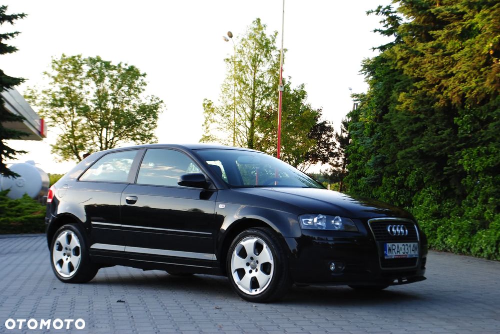 Audi A3 3-drzwiowe 1.6 Attraction - 2