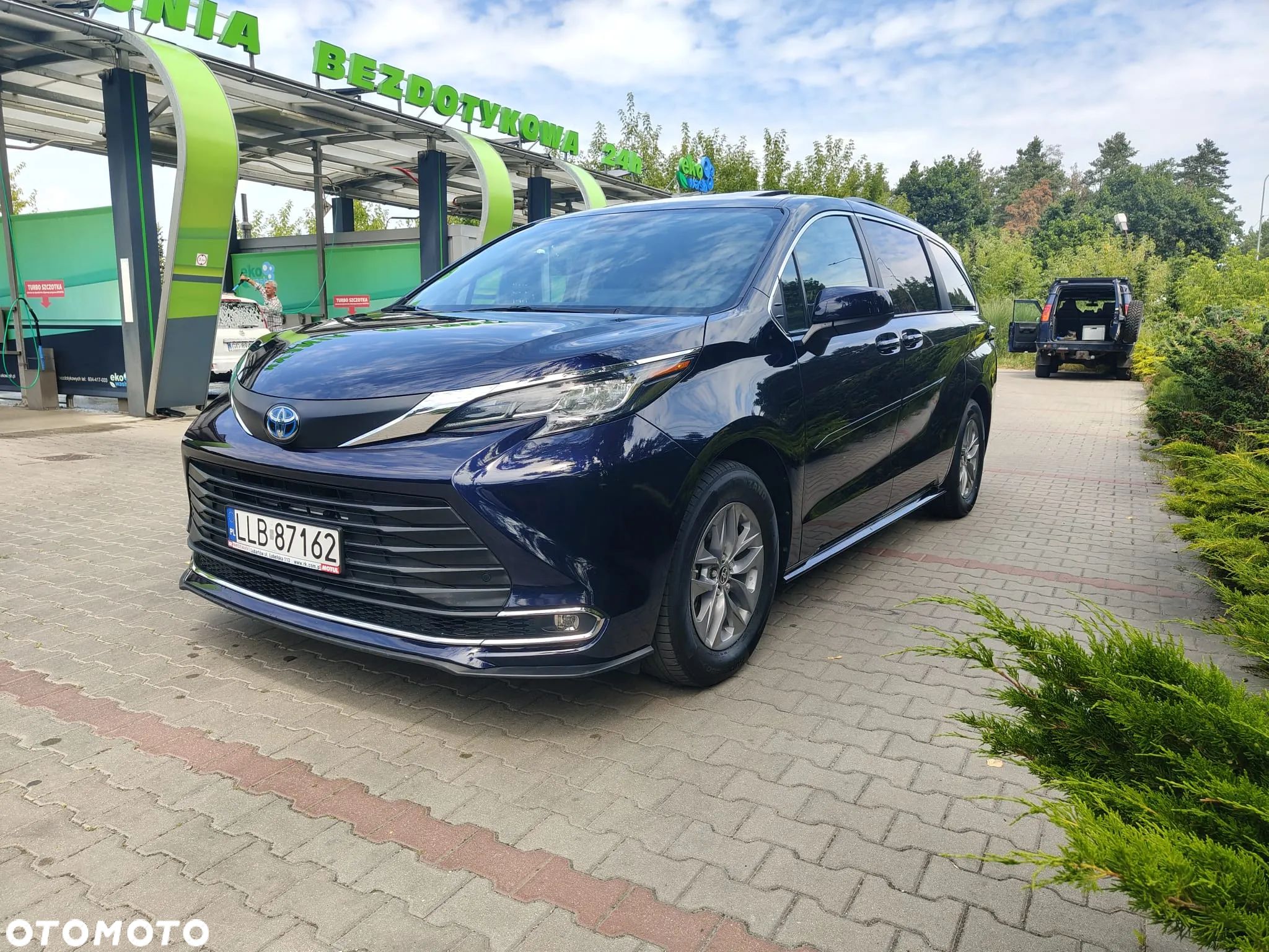Toyota Sienna - 1