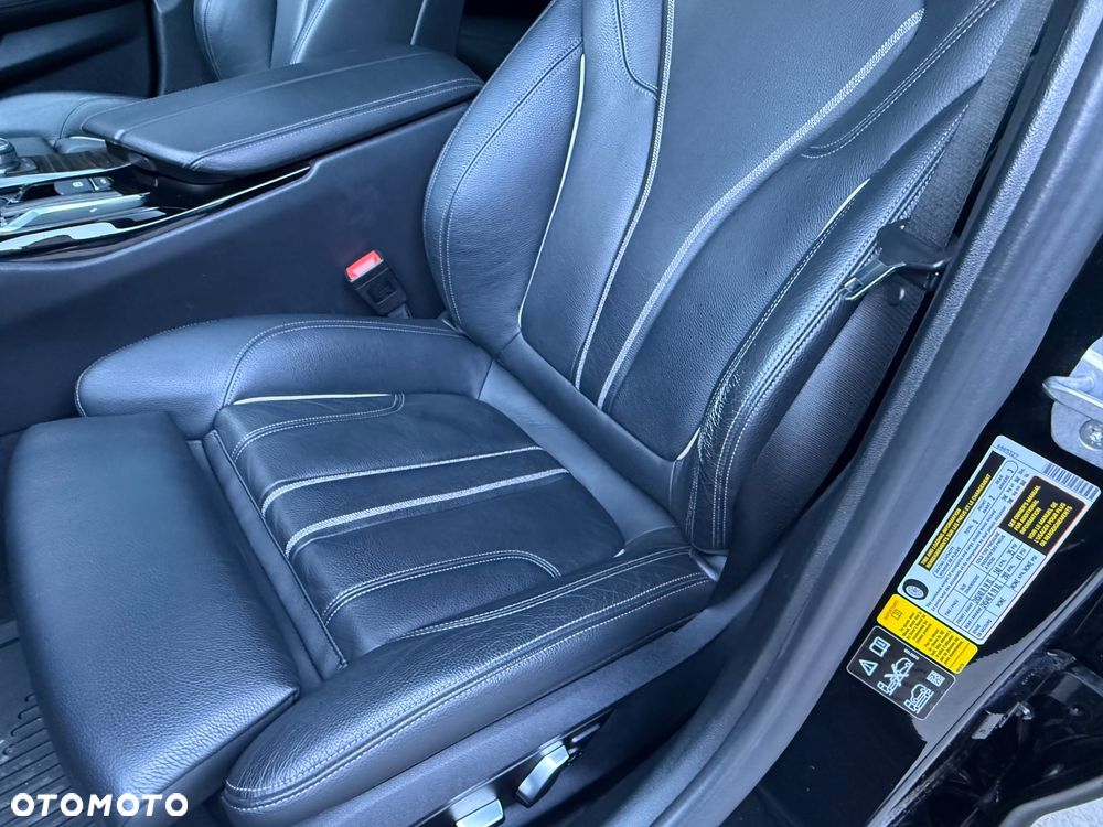 BMW Seria 5 530i xDrive Sport - 14