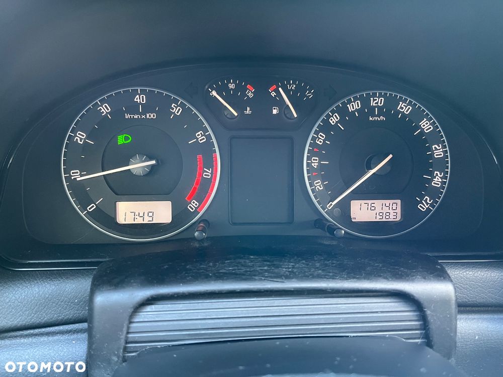 Skoda Superb 2.0 Comfort - 9