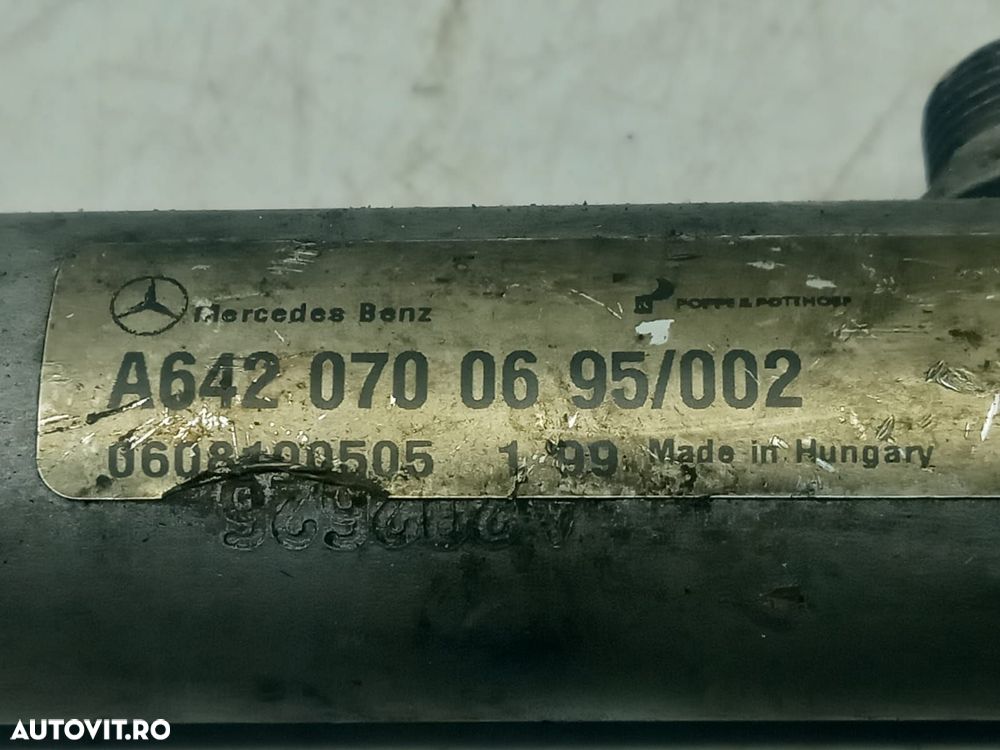 Rampa injectoare dreapta 3.0 cdi om642 v6 a6420700695 Mercedes-Benz M - 3