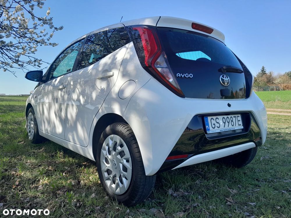 Toyota Aygo x-play - 9