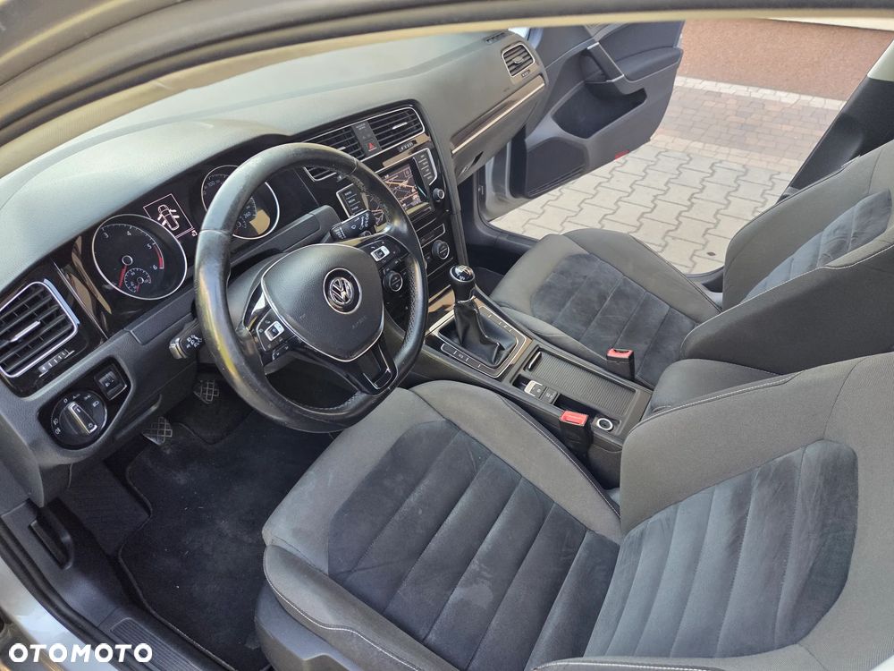 Volkswagen Golf - 9