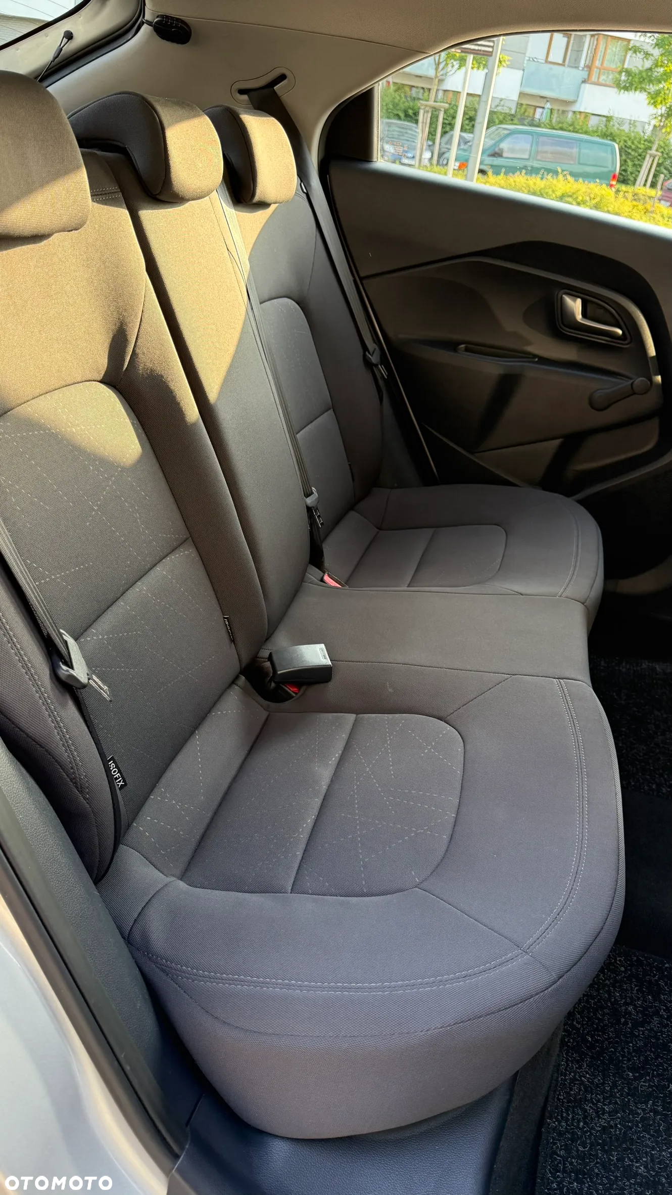 Kia Rio - 10