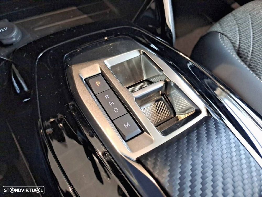 Peugeot 2008 1.2 Hybrid Allure e-DCS6 - 18