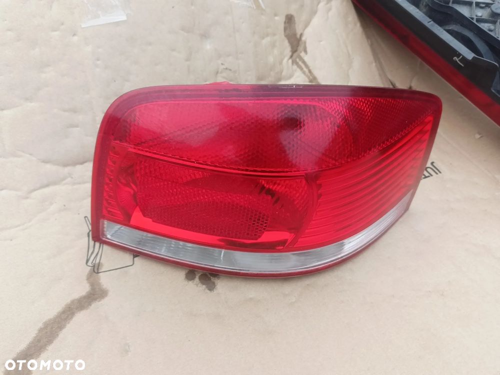 LAMPA TYLNA PRAWA AUDI A3  8P0 03-08 8P0945096 - 1