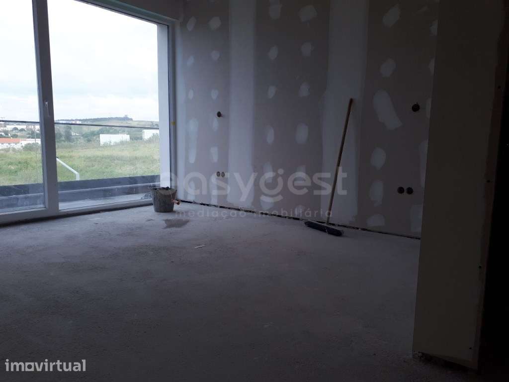 Apartamento T2 com Acabamentos de Excelência e Localização Central ... - Grande imagem: 3/5