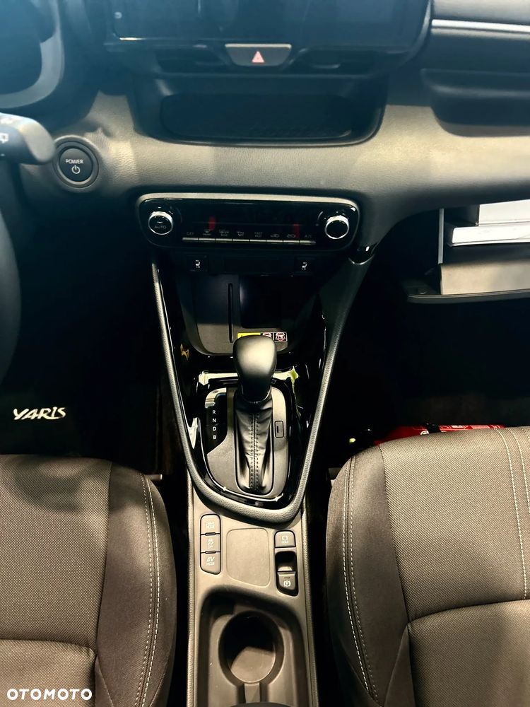 Toyota Yaris Hybrid 1.5 Style - 16