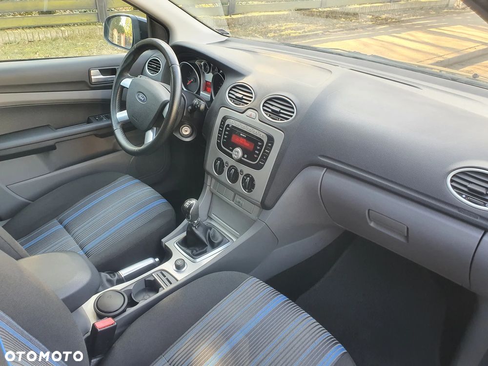 Ford Focus 1.8 Style - 28
