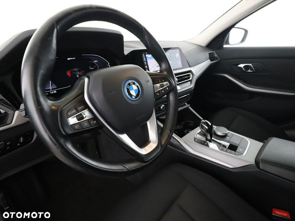 BMW Seria 3 330e Advantage - 14