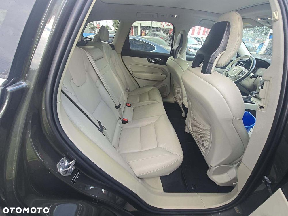 Volvo XC 60 T6 AWD Momentum - 16