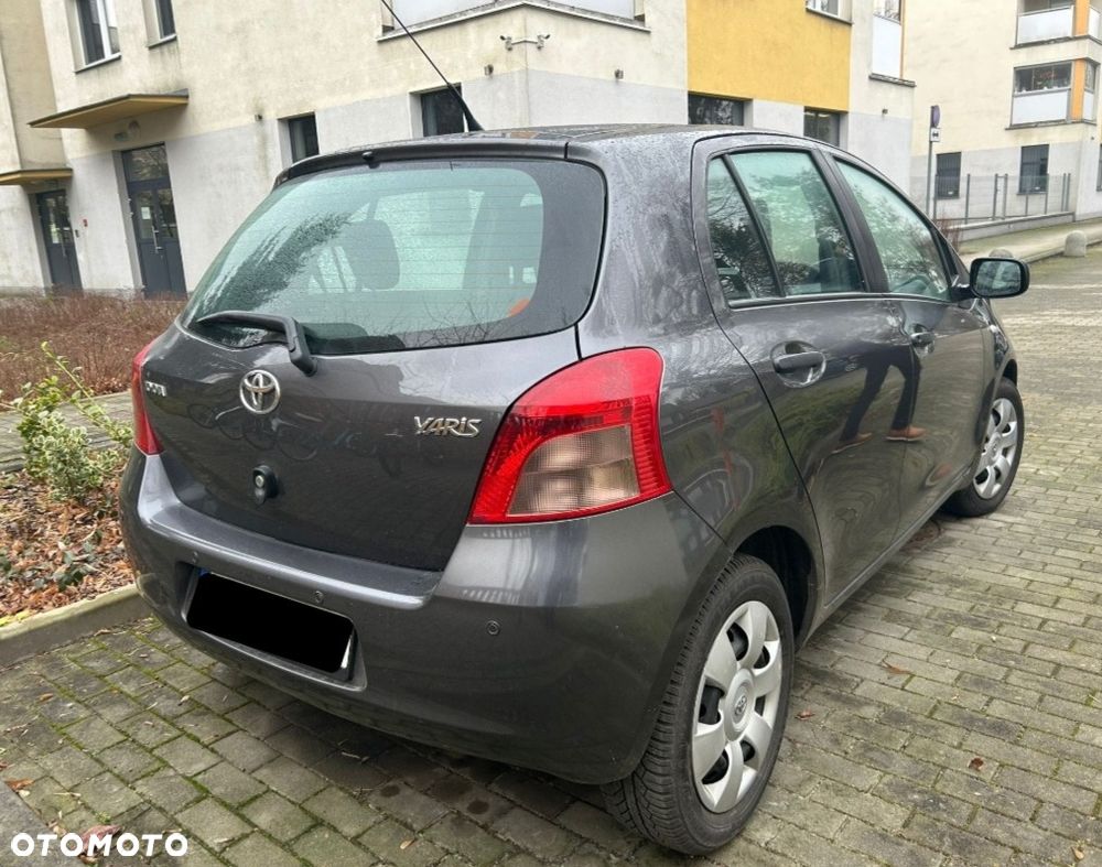 Toyota Yaris 1.3 Terra - 6