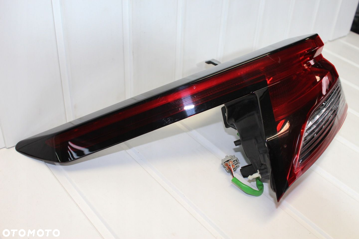 LAMPA PRAWY TYŁ ORYG NISSAN QASHQAI III J12 21- LED 220-8D03F - 3