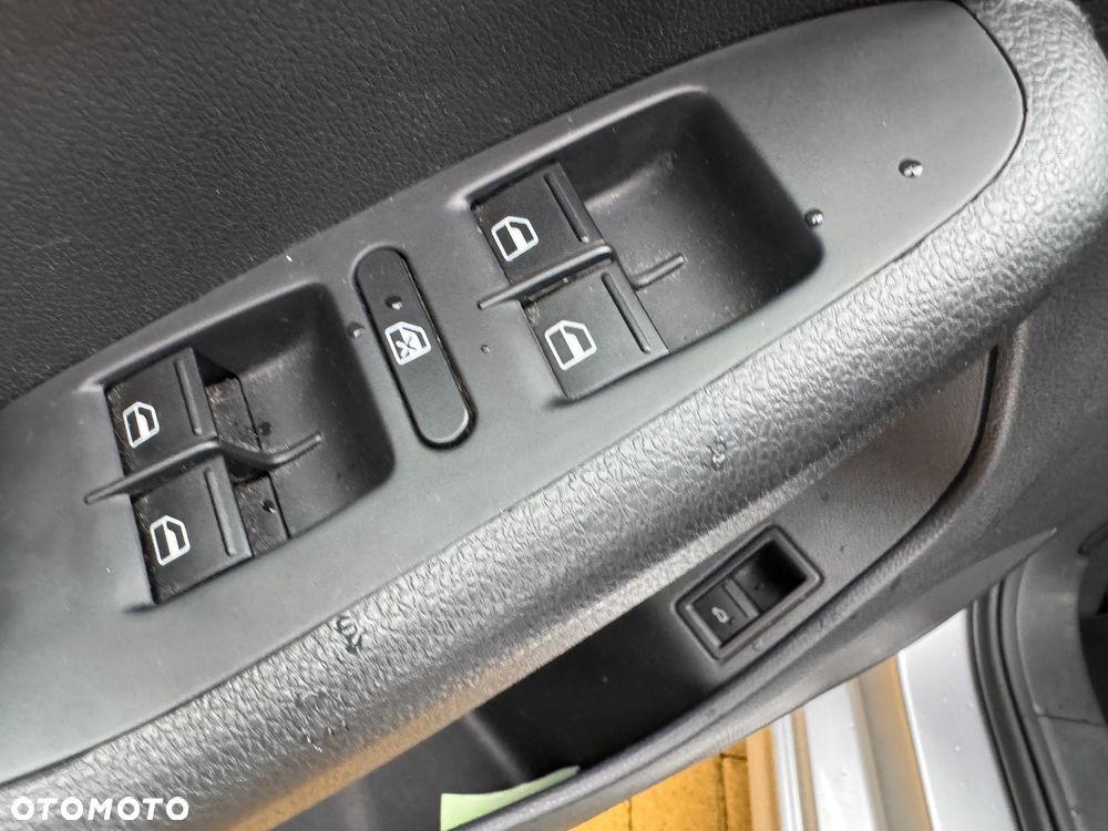 Volkswagen Jetta - 32