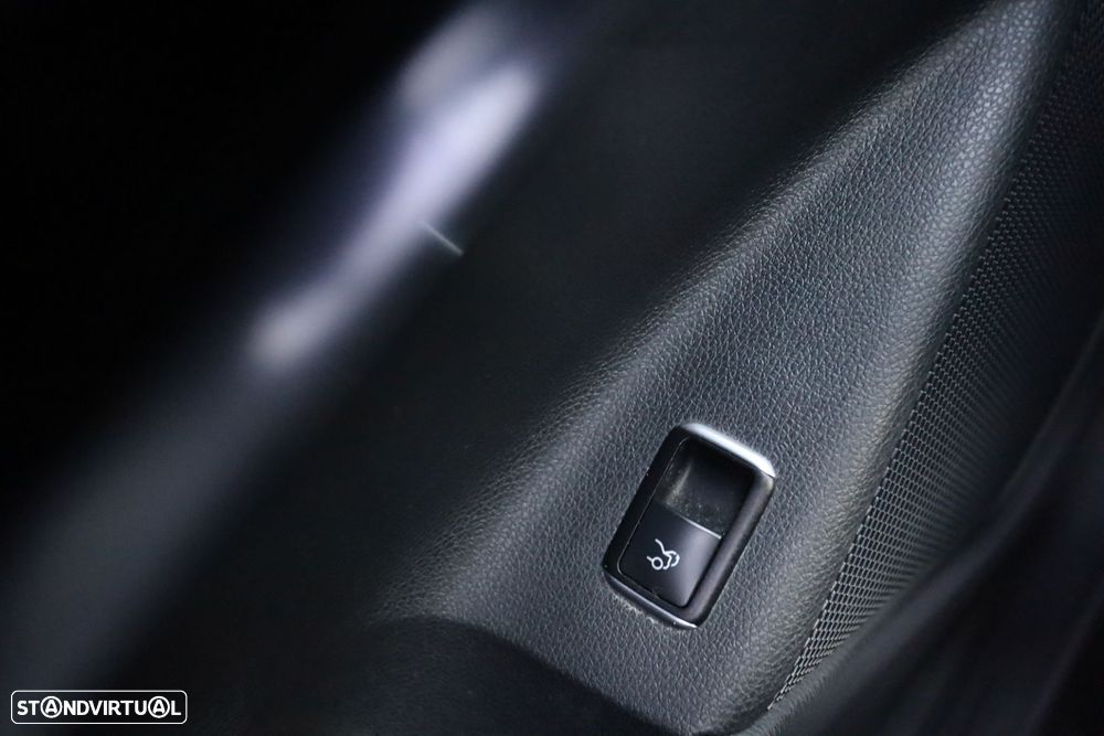 Mercedes-Benz CLA 180 d Urban - 17