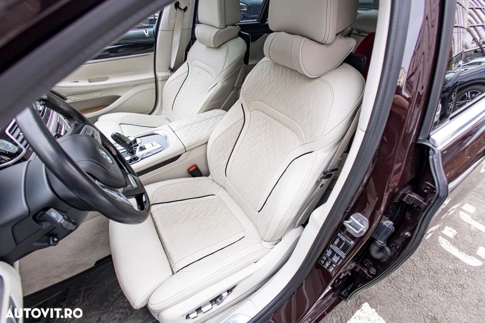 BMW Seria 7 730d xDrive MHEV - 31