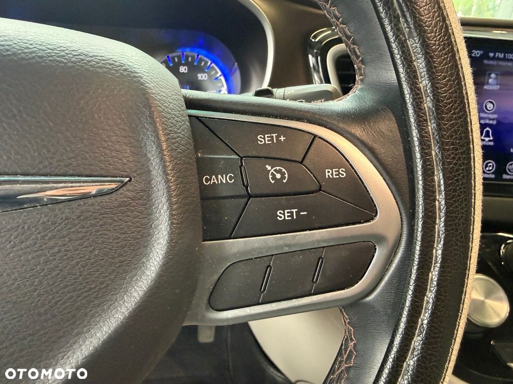 Chrysler Pacifica - 31