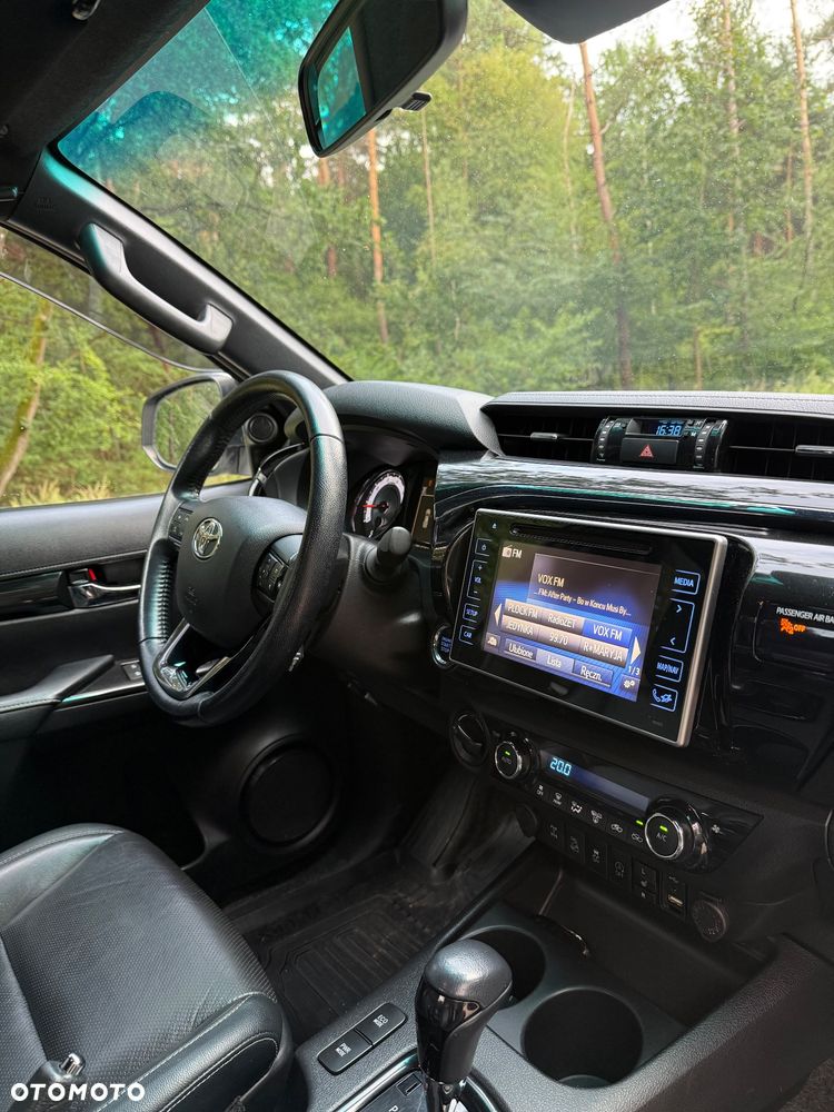 Toyota Hilux 2.4 D-4D Double Cab Dakar 4x4 - 14