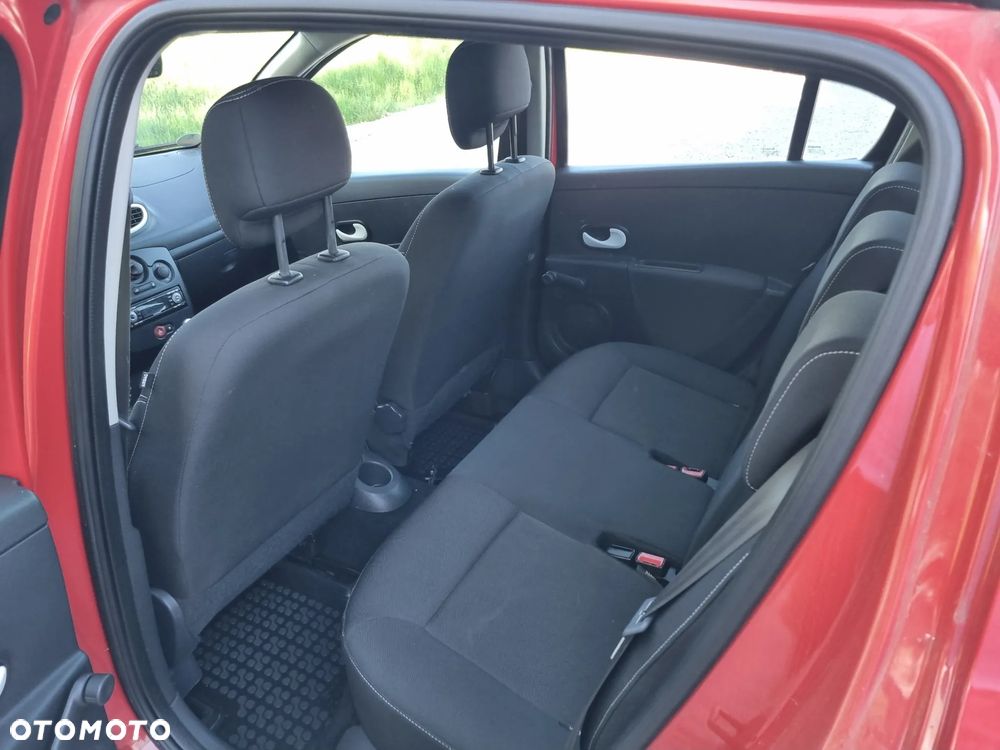 Renault Clio 1.2 16V 75 Yahoo - 17