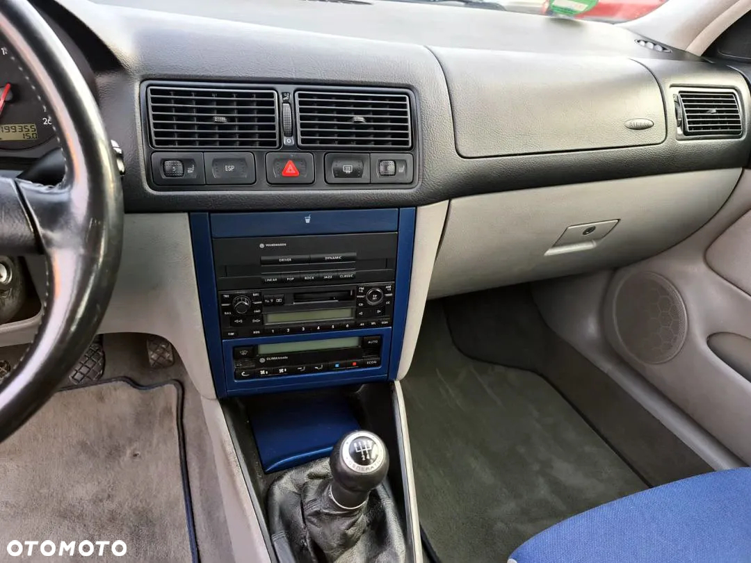 Volkswagen Golf IV 1.6 Highline - 27