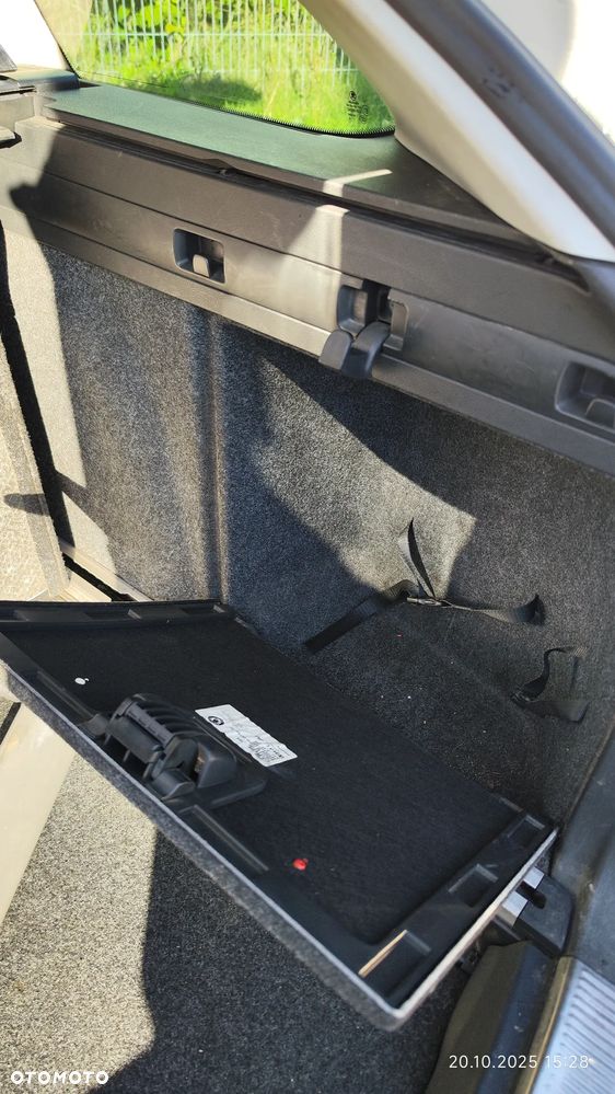 Skoda Superb Combi 2.0 TDI Ambition - 22