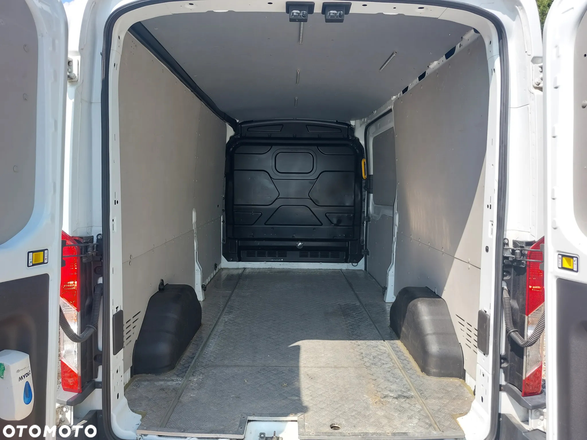 Ford Transit - 26